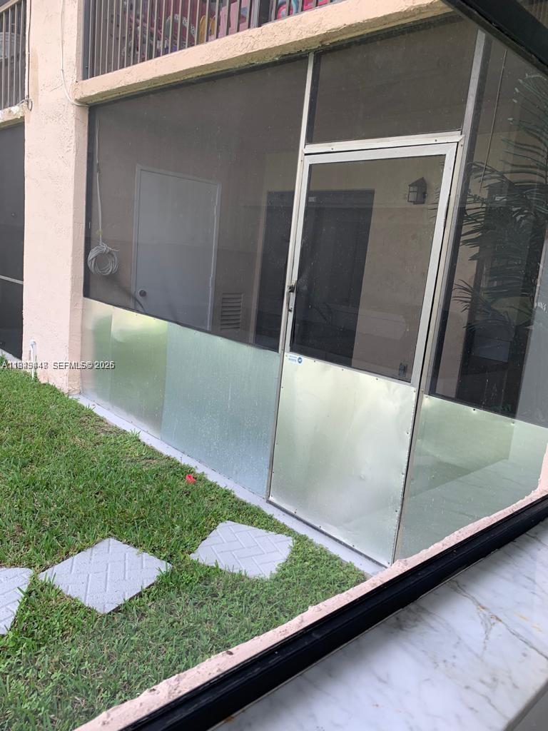 LAKESHORE CONDO 11 - Residential