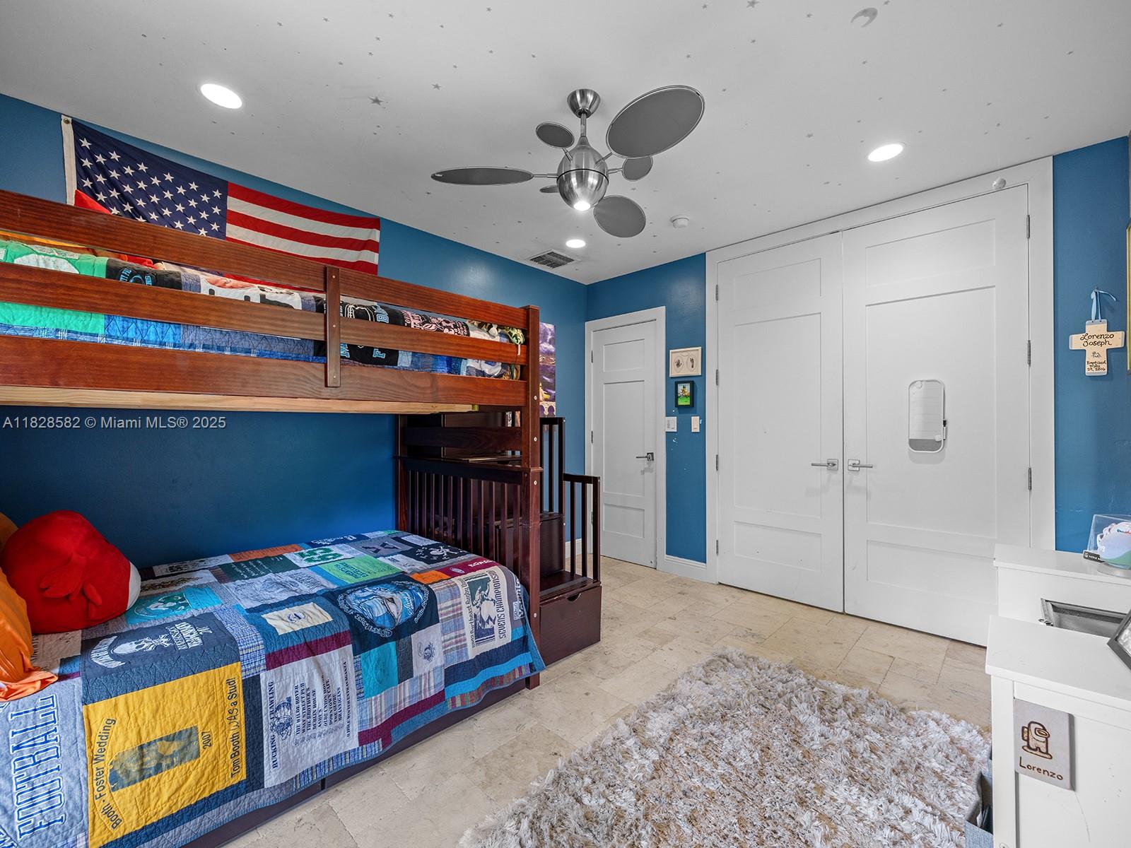 WARWICK MANOR - Residential