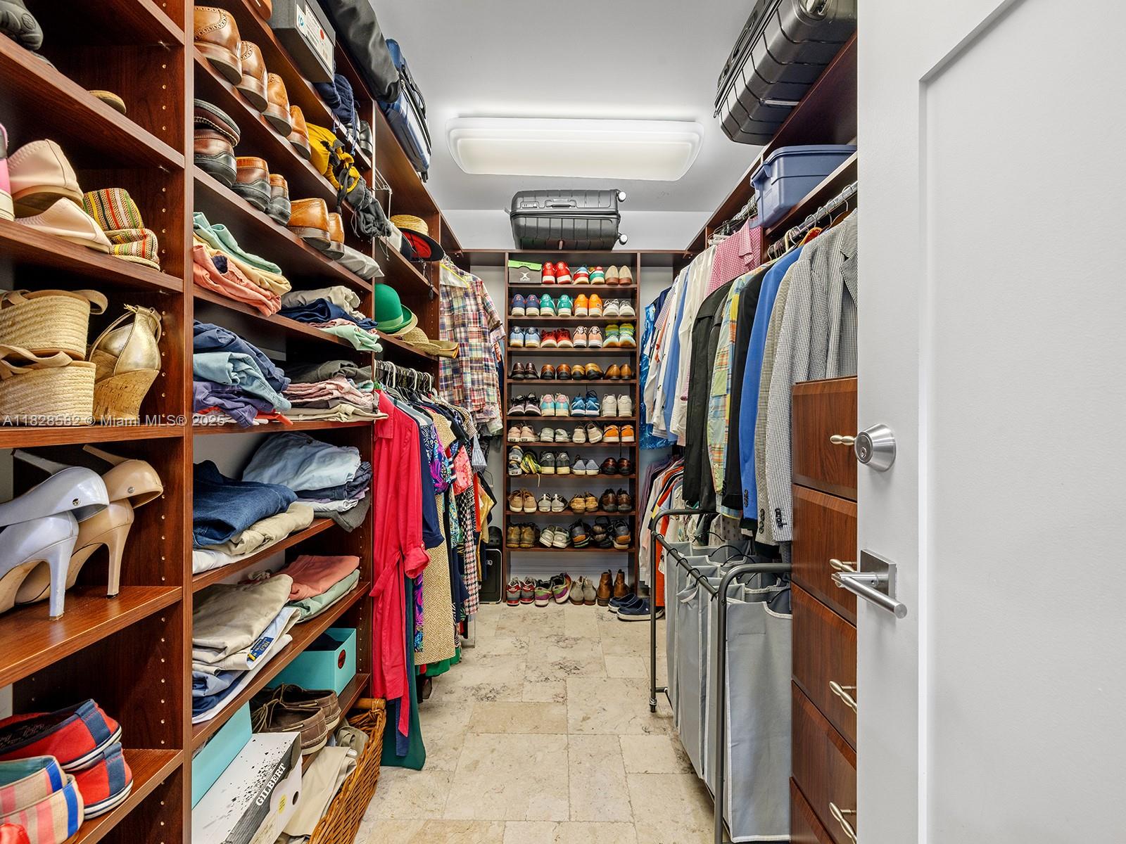 WARWICK MANOR - Residential