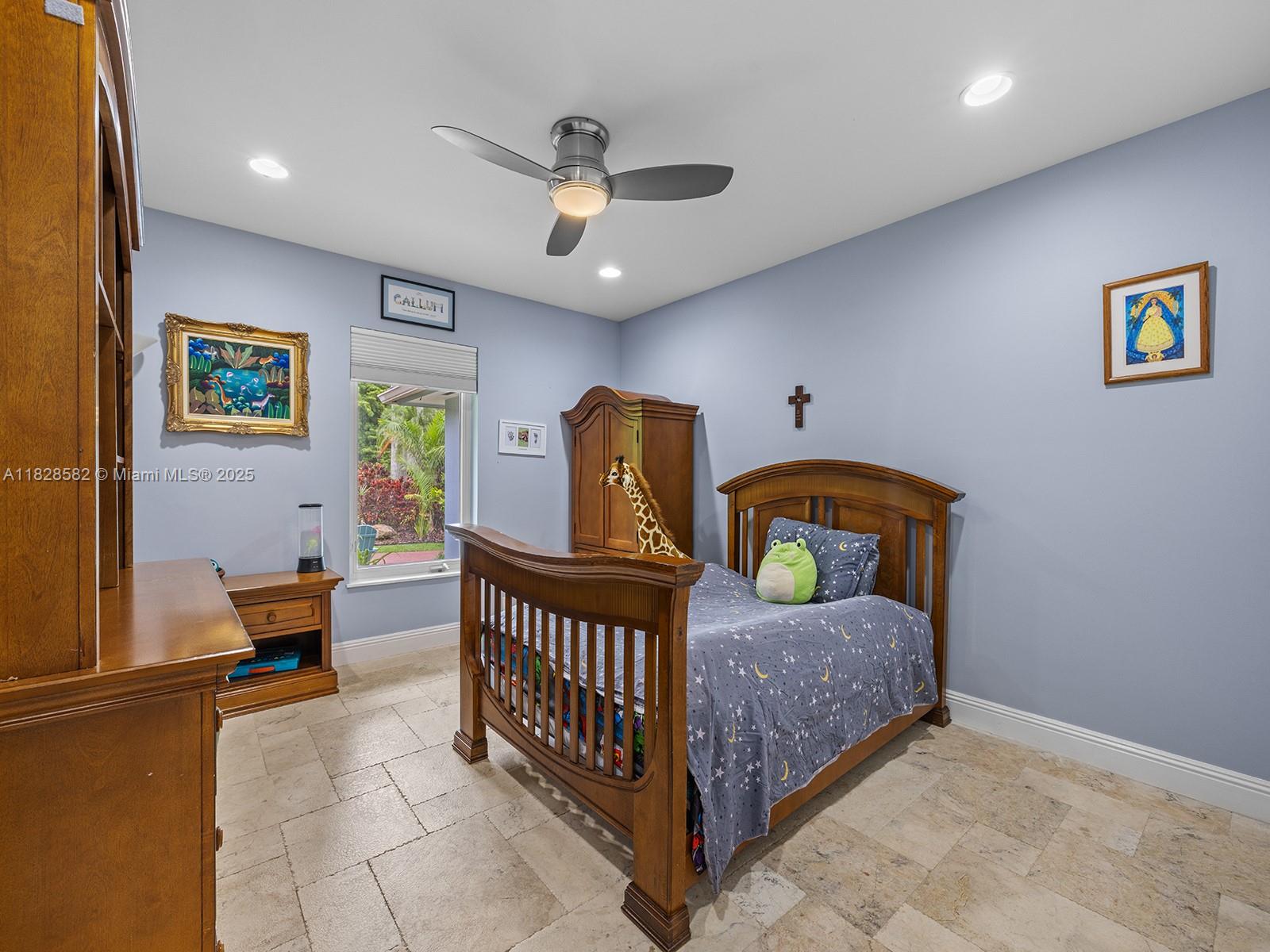 WARWICK MANOR - Residential