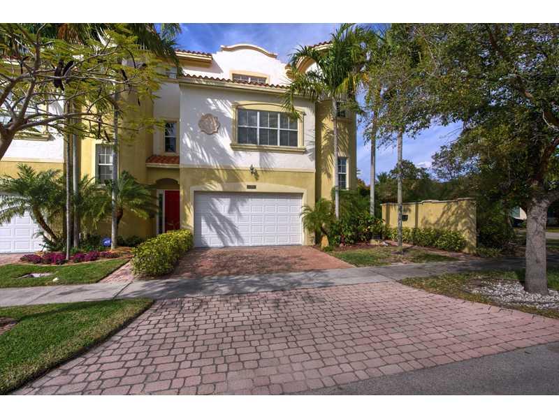 PROGRESSO 2-18 D - Residential Lease