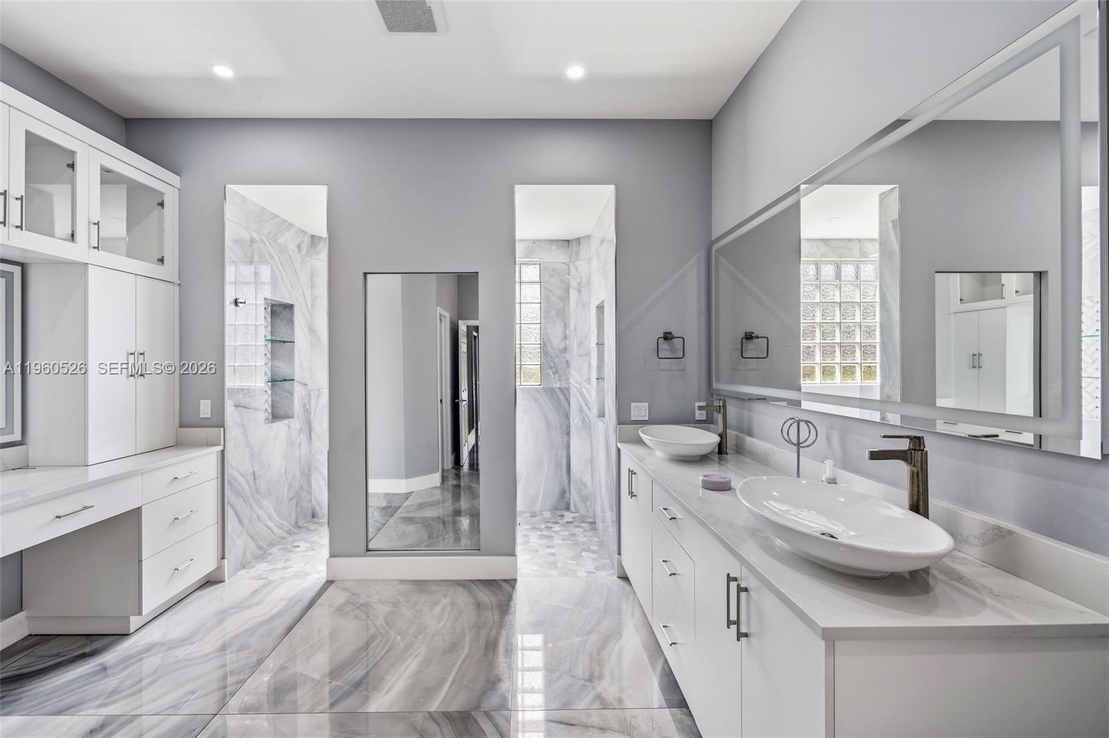 SUNSET LAKES PLAT ONE - Residential