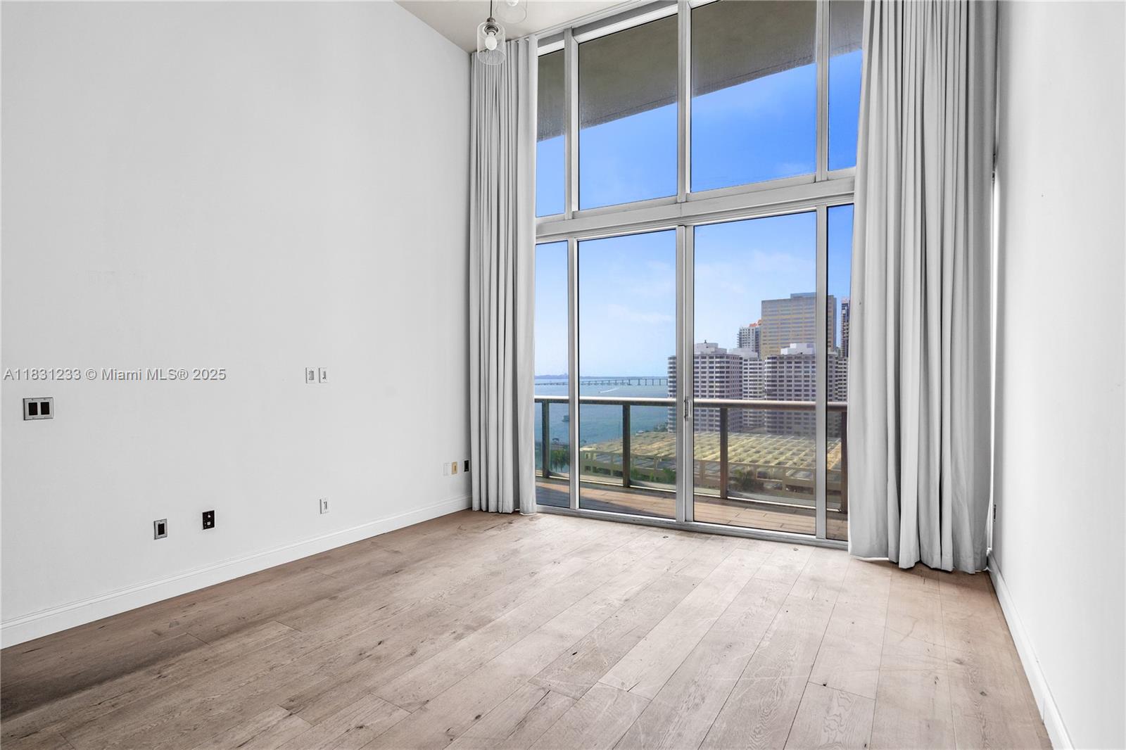 ICON BRICKELL NO TWO - Residential