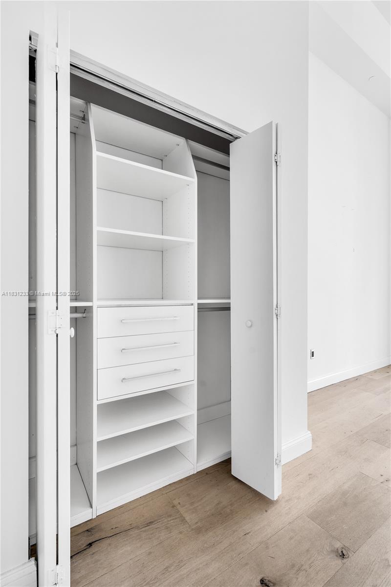 ICON BRICKELL NO TWO - Residential