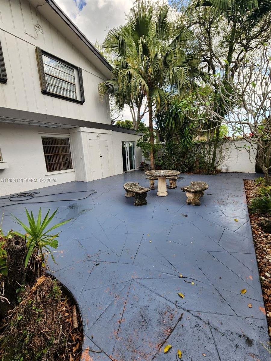 SHADYWOOD VILLAS - Residential