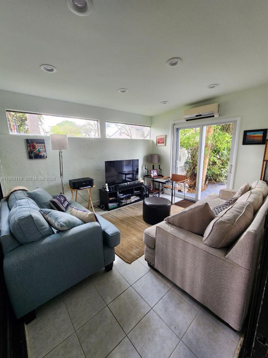 SHADYWOOD VILLAS - Residential