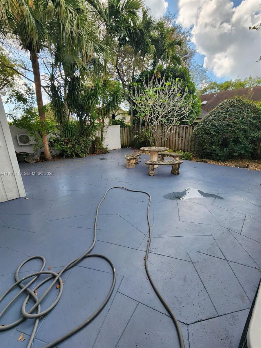 SHADYWOOD VILLAS - Residential