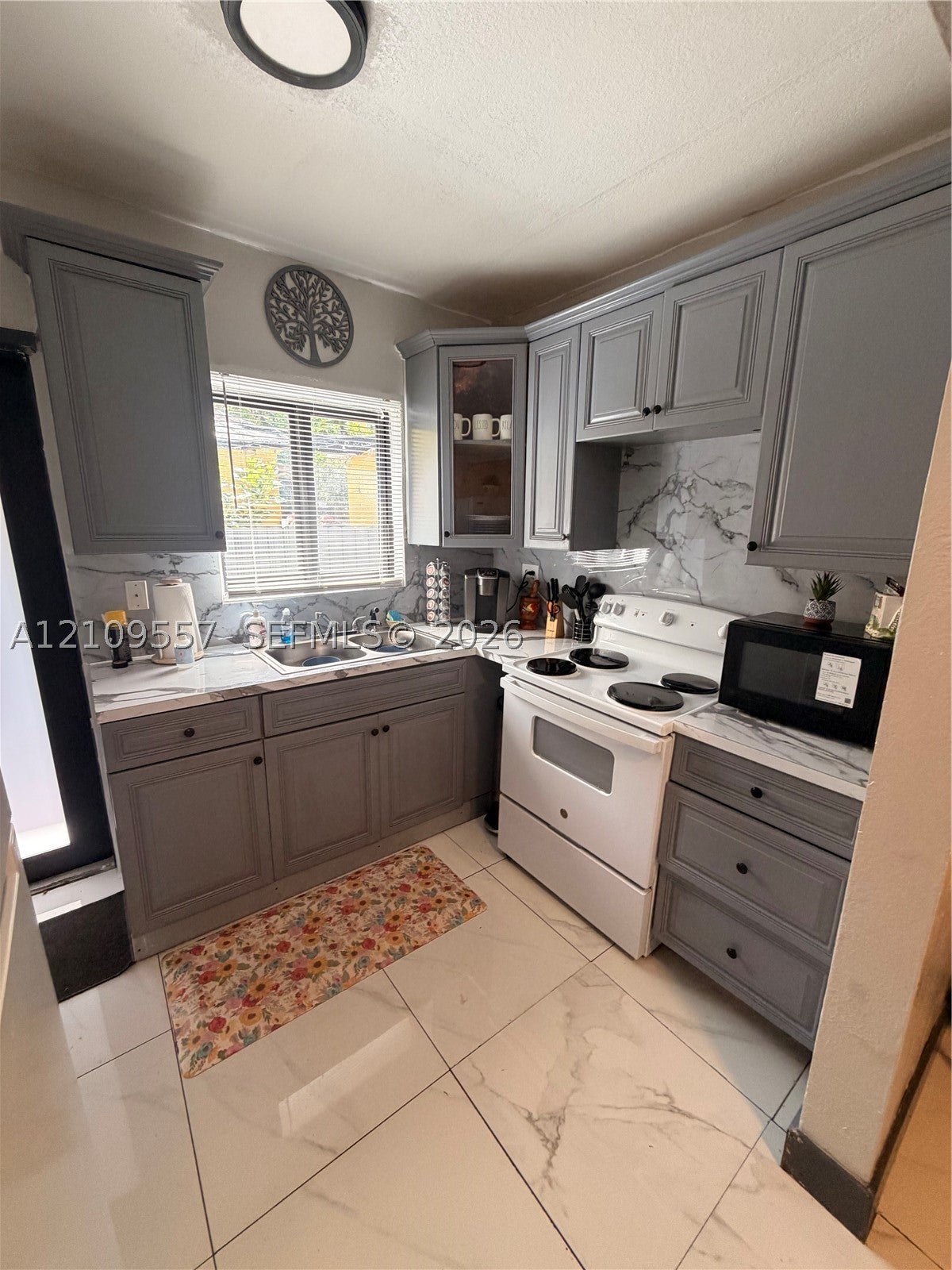 510 SW 10th Ave 512