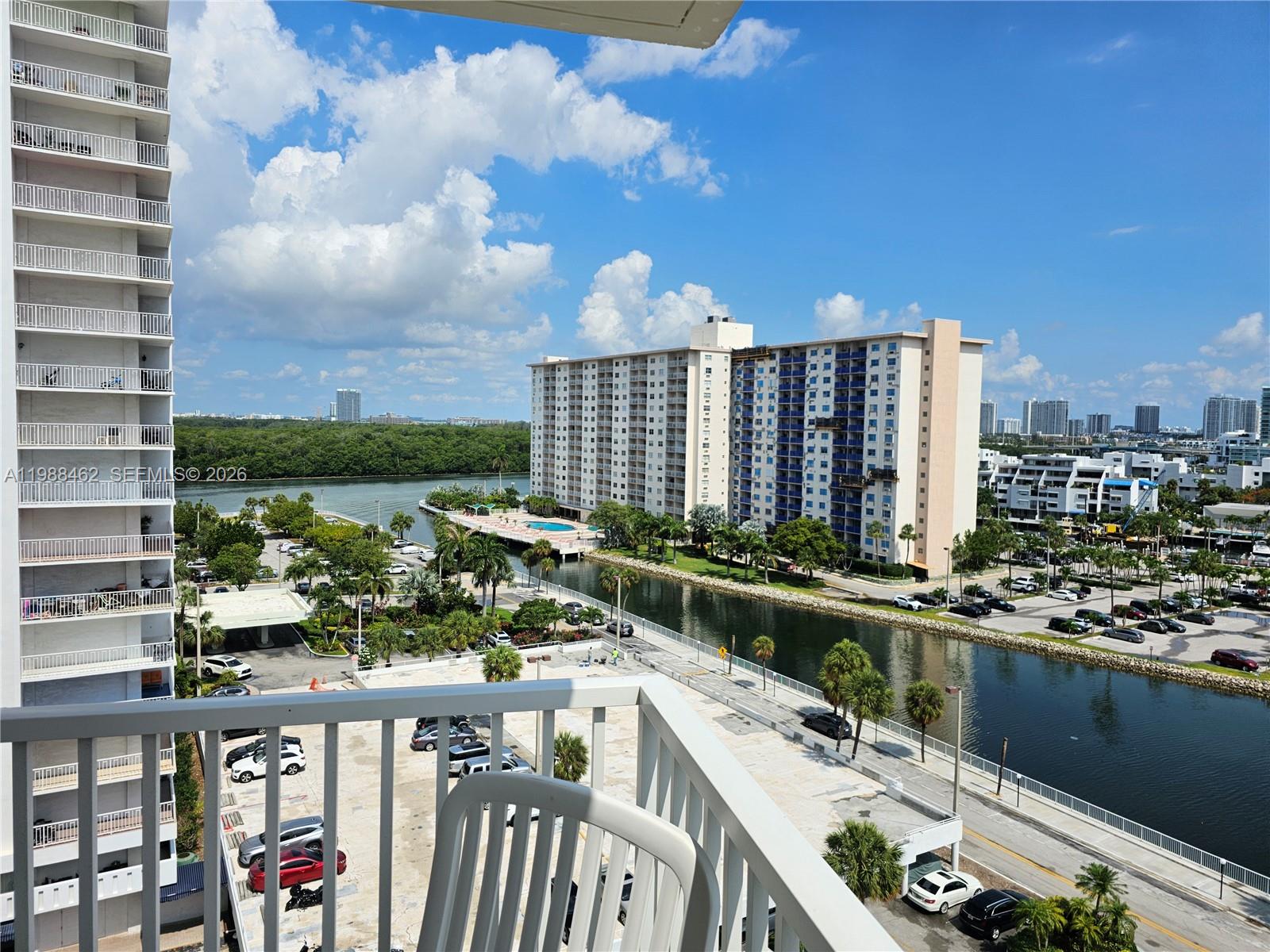 ARLEN HOUSE CONDO - Residential