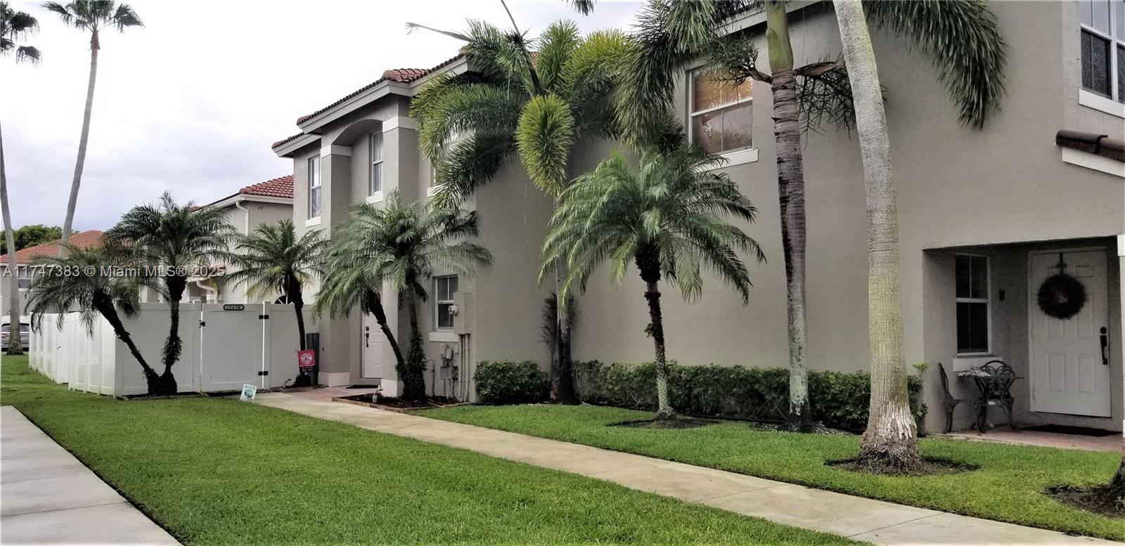 Investors. Rented property, very good tenant. Lovely town house 3 bedroom & 2.5 bathrooms, in Bahia at Miramar Community at best price! Blinds, Tile in all social areas, laminate floors in stairs & bedrooms, remodeled kitchen with SS appliances, granite counter tops & new cabinets, Dryer & washer inside the property, Blinds*Beautifull fenced patio* Low association monthly fee.