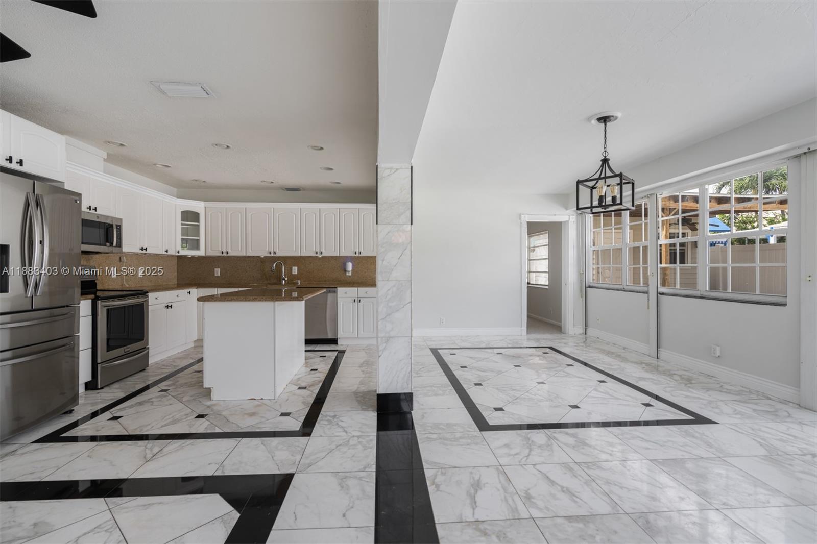 CORAL RIDGE COUNTRY CLUB - Residential