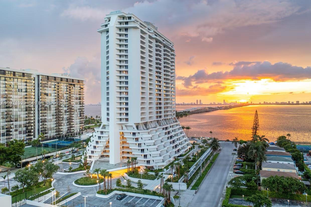 The Hamilton - Residential Lease