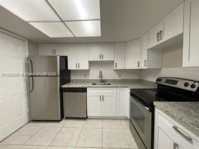 Beautiful 2BR/2BA condo on the 2nd floor featuring all-tile floors, a brand-new kitchen with upgraded cabinets, granite countertops, and stainless steel appliances. Freshly painted and move-in ready!
Water and sewer included in rent (per association). HOA approval required; process takes approximately 3–4 weeks. Move-in requires first month, last month, and one month security deposit.