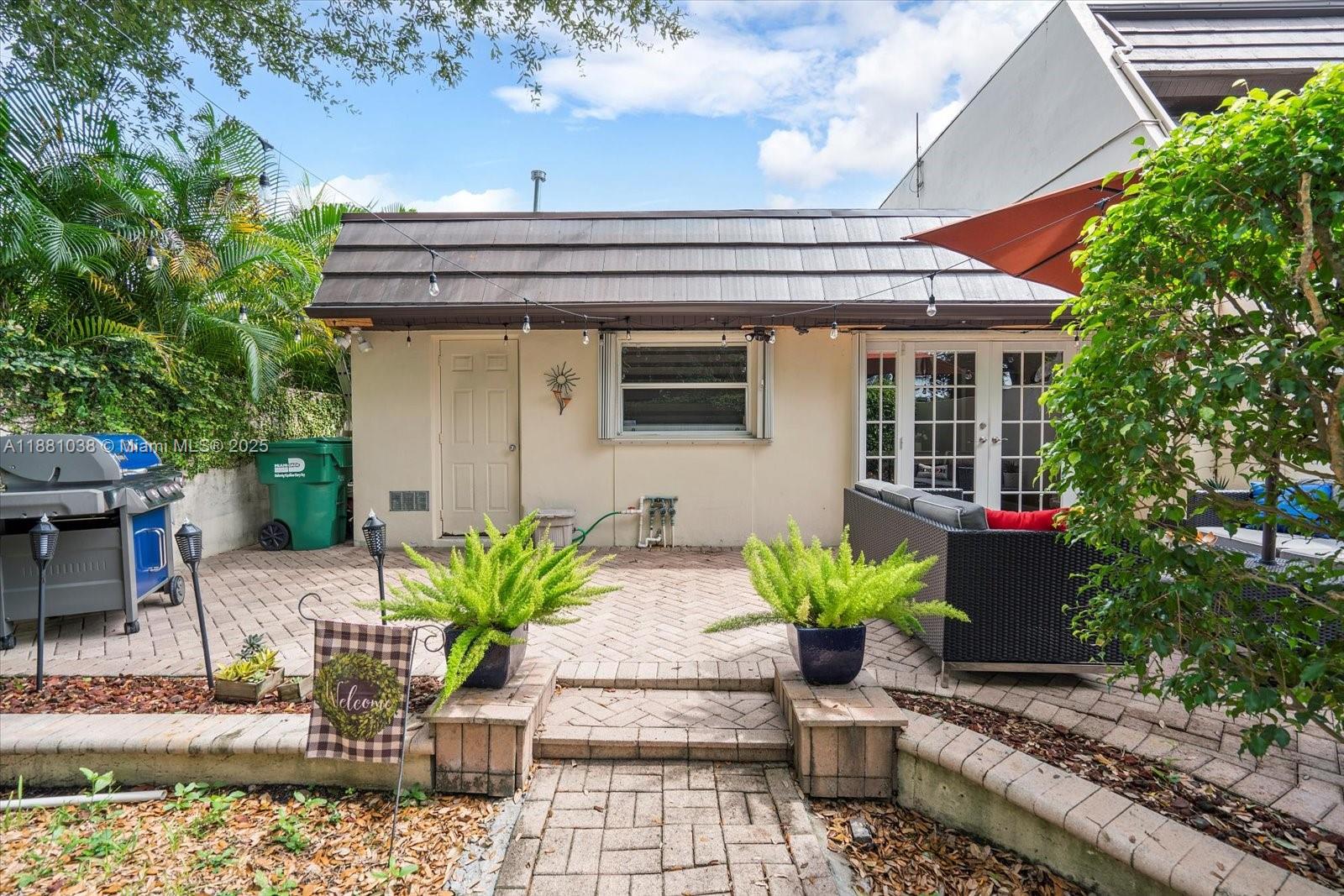 MIAMI LAKES GOLF COURSE V - Residential Lease