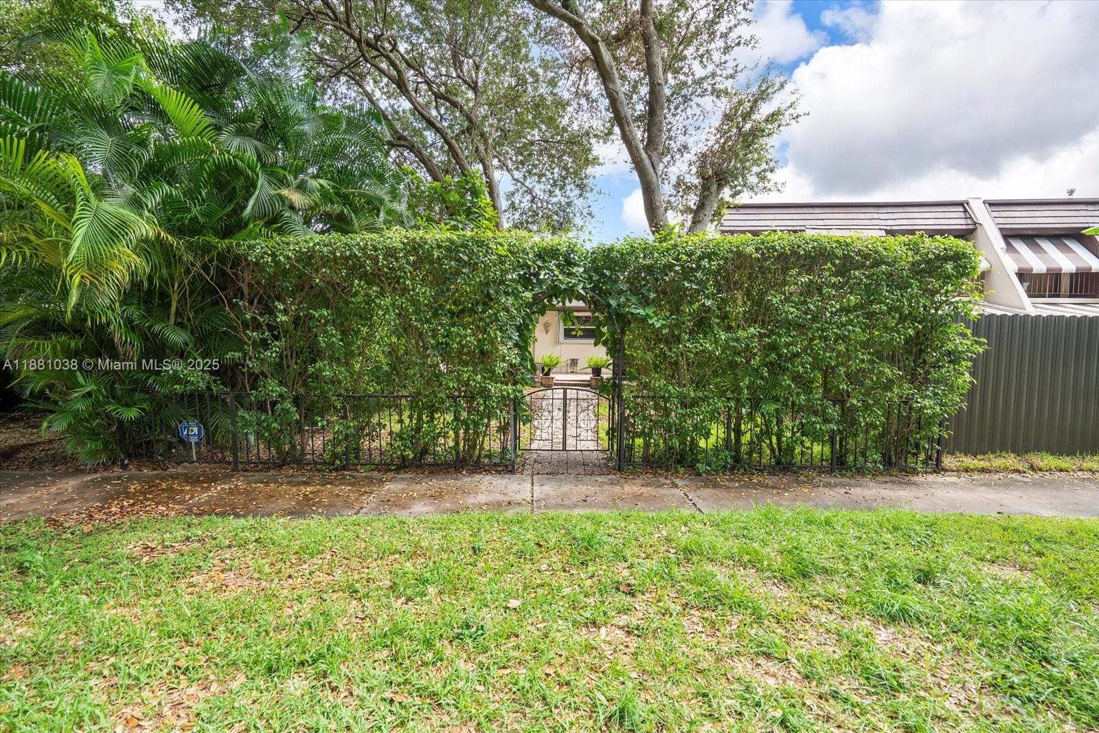 MIAMI LAKES GOLF COURSE V - Residential Lease