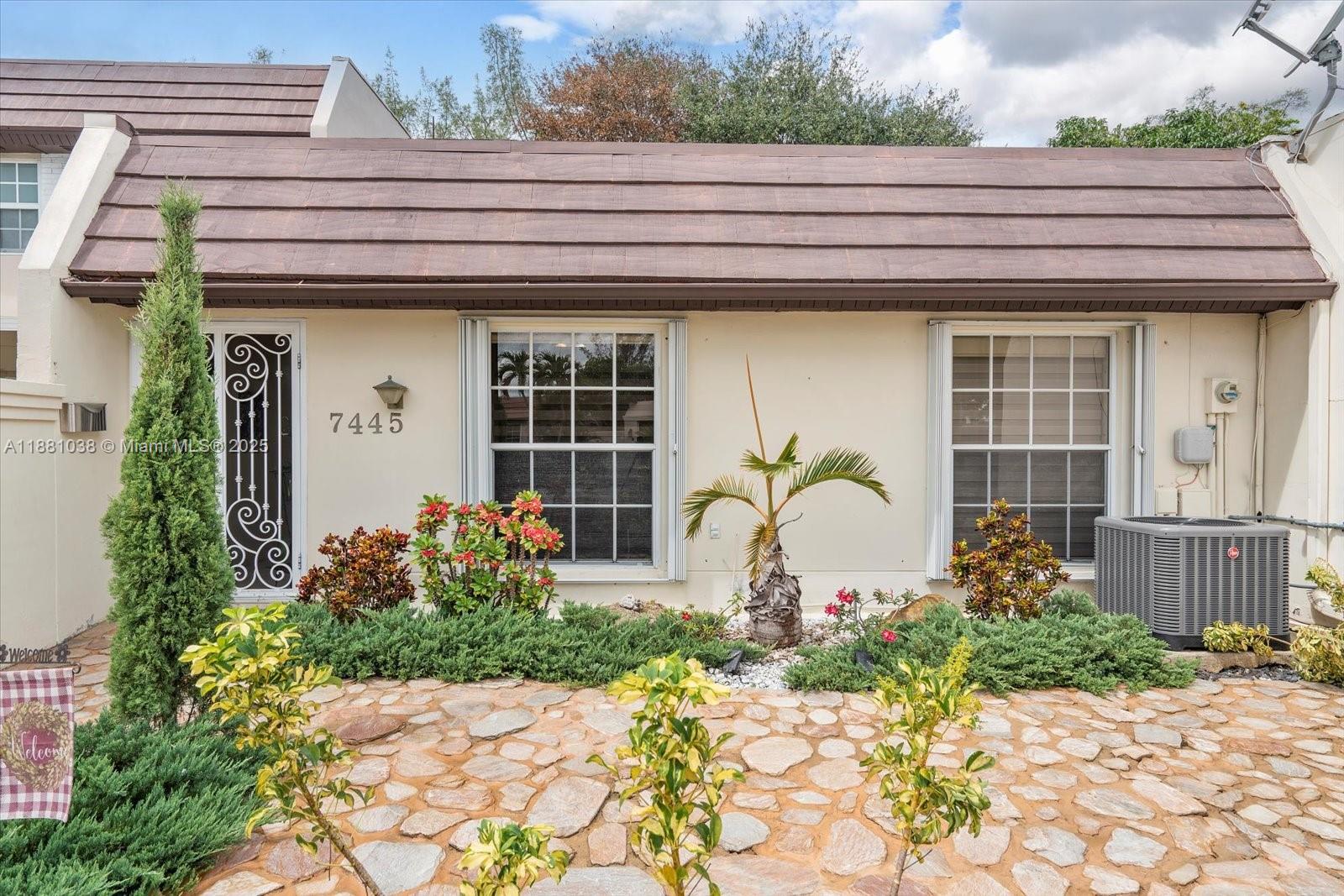 MIAMI LAKES GOLF COURSE V - Residential Lease