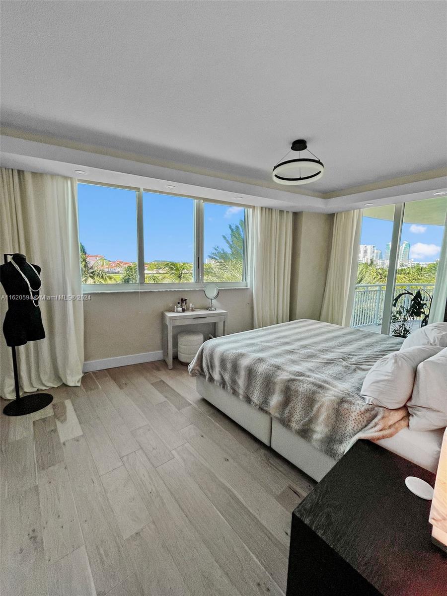 DUO CONDOMINIUM WEST - Residential