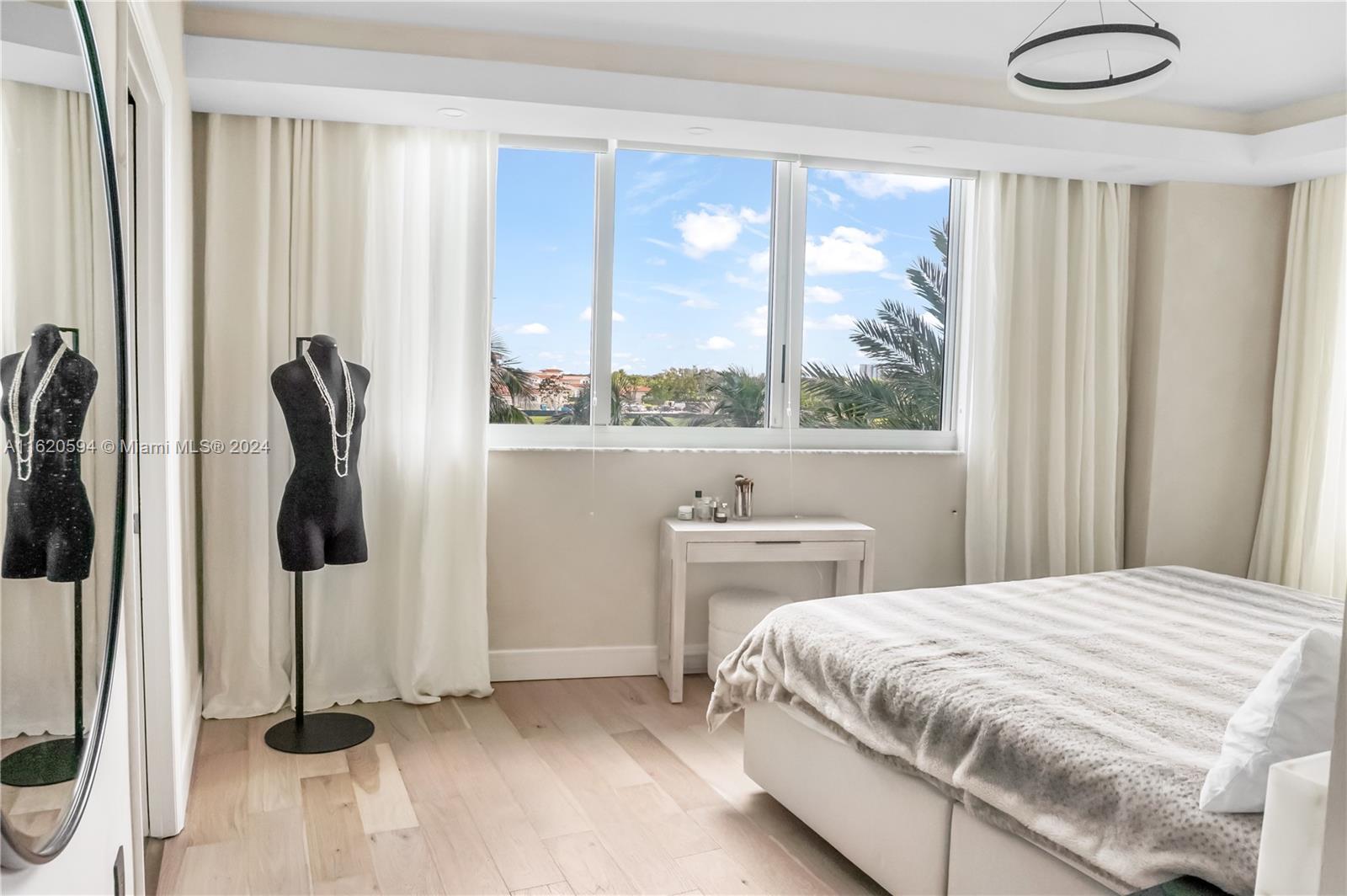 DUO CONDOMINIUM WEST - Residential