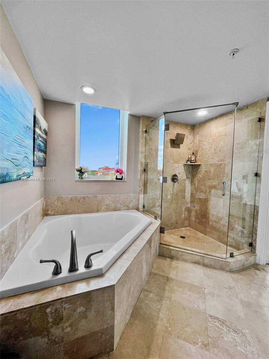 DUO CONDOMINIUM WEST - Residential