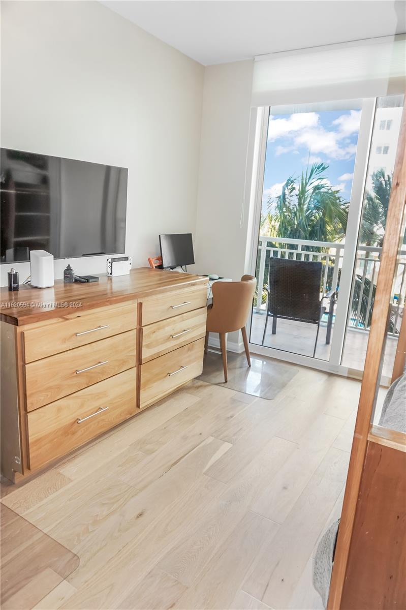 DUO CONDOMINIUM WEST - Residential