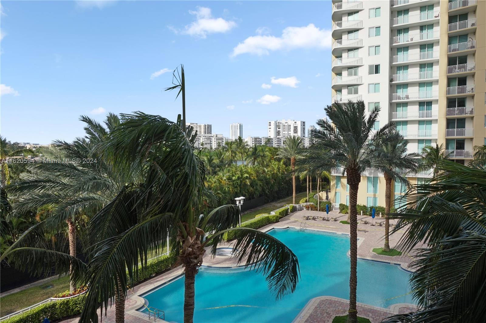 DUO CONDOMINIUM WEST - Residential