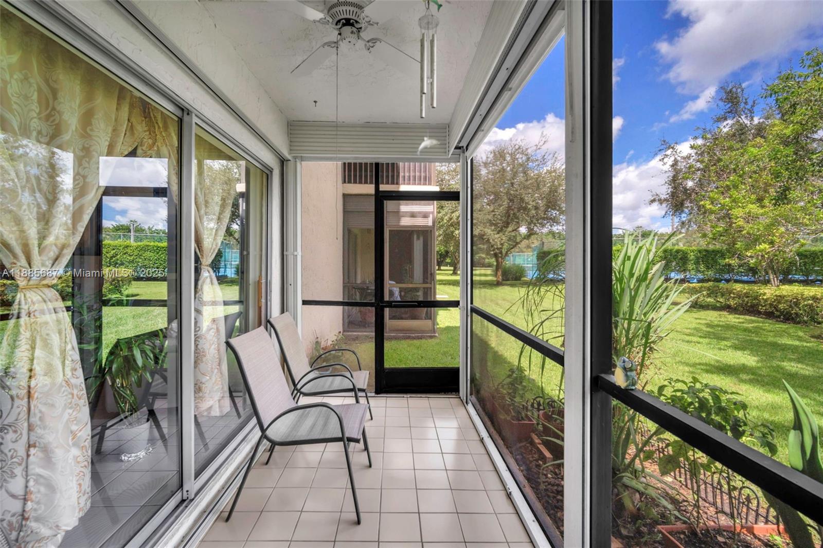 HOLLYBROOK GOLF AND - Residential