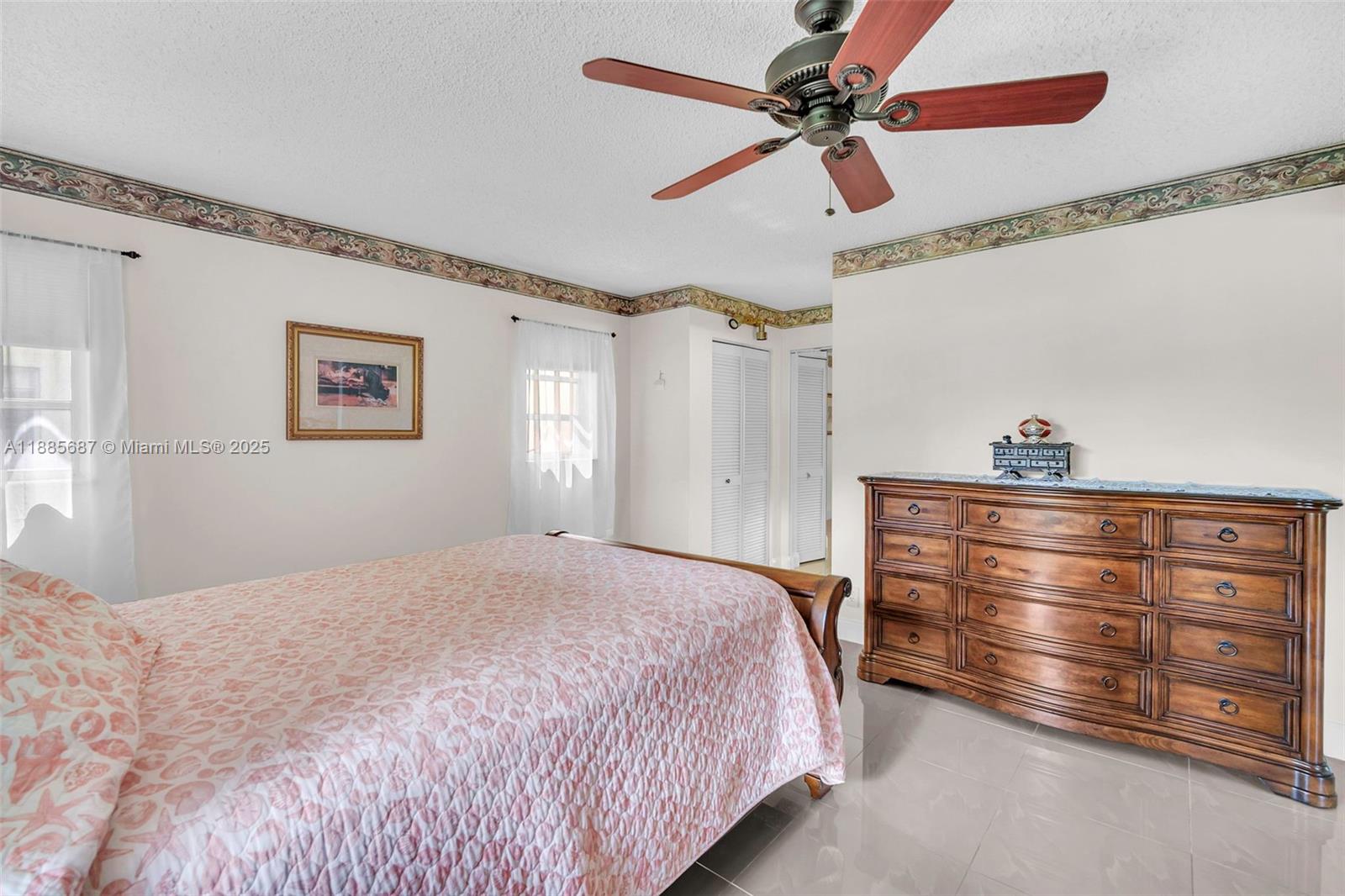 HOLLYBROOK GOLF AND - Residential