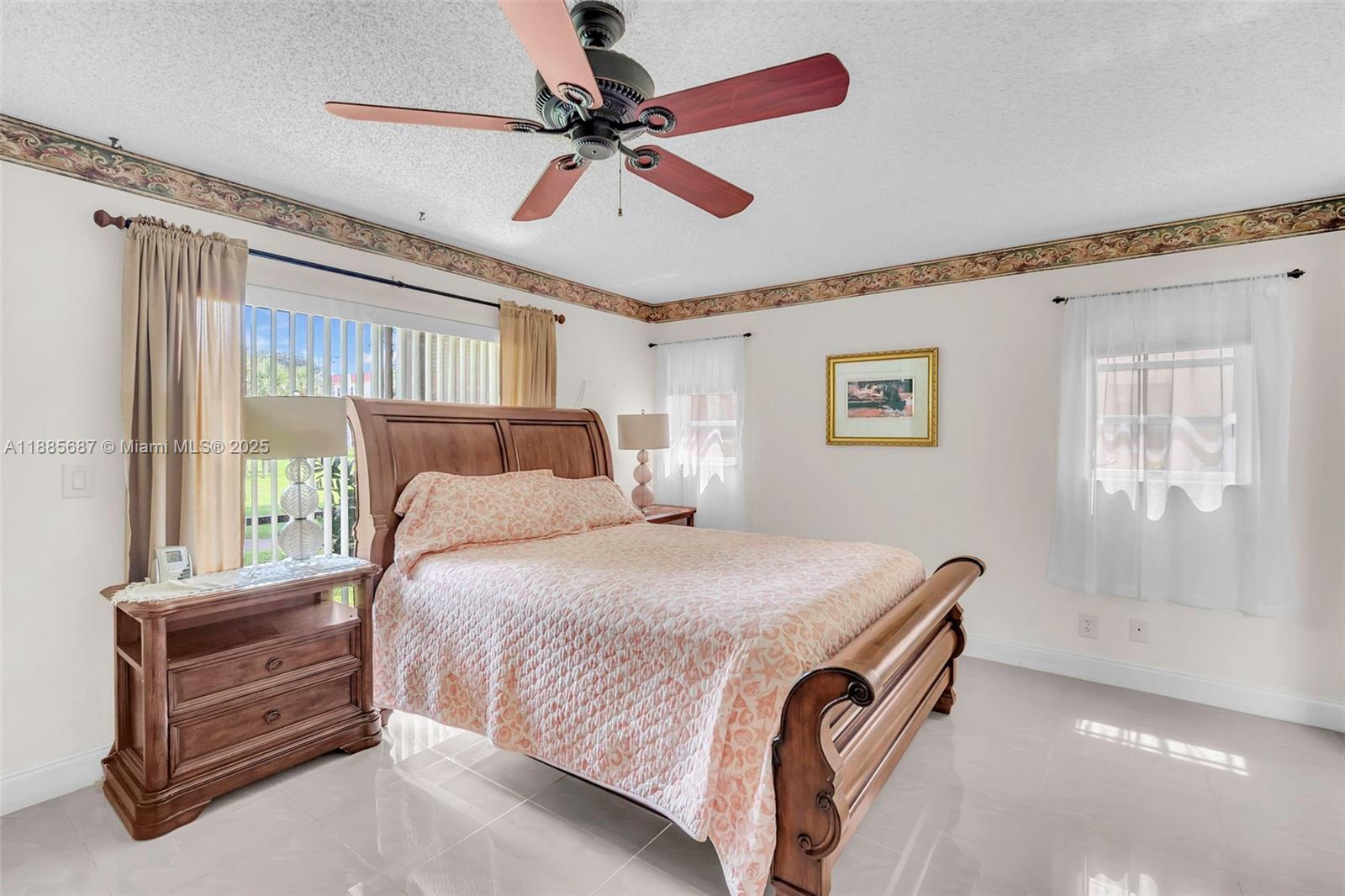 HOLLYBROOK GOLF AND - Residential