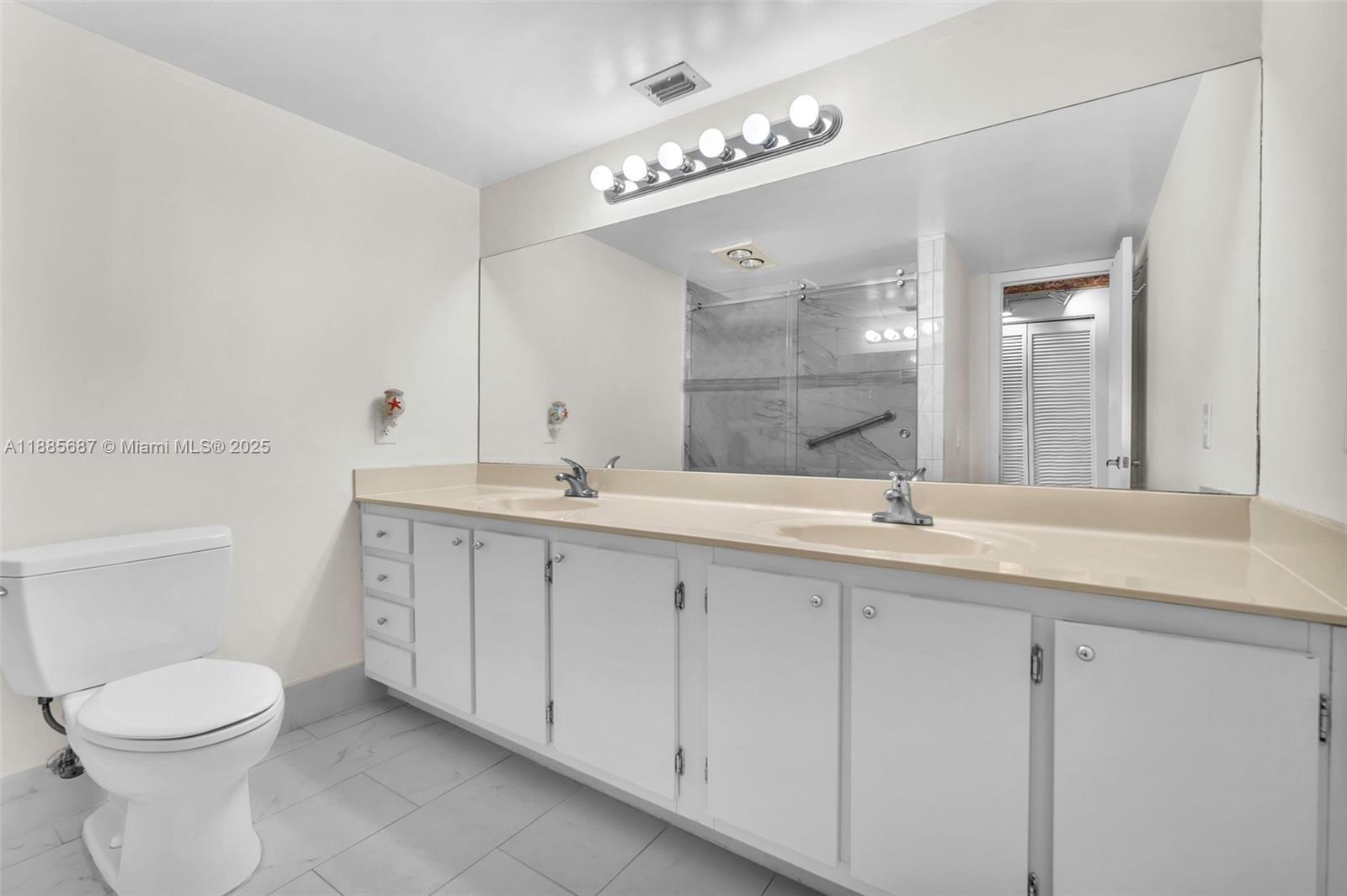 HOLLYBROOK GOLF AND - Residential