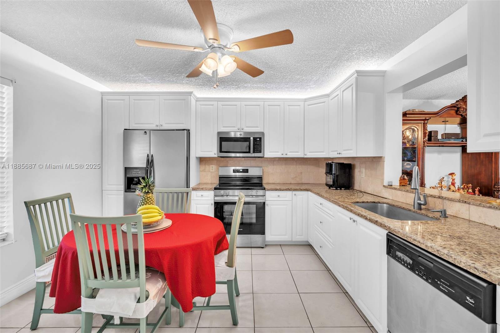 HOLLYBROOK GOLF AND - Residential