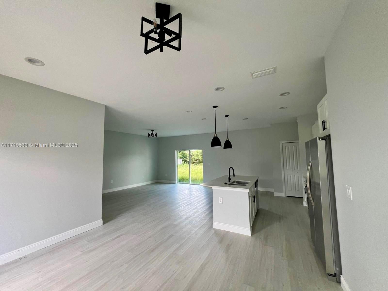 Port Charlotte Sec10-40-22 - Residential