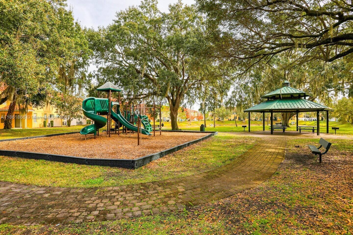 COMPASS BAY UN 4 - Residential