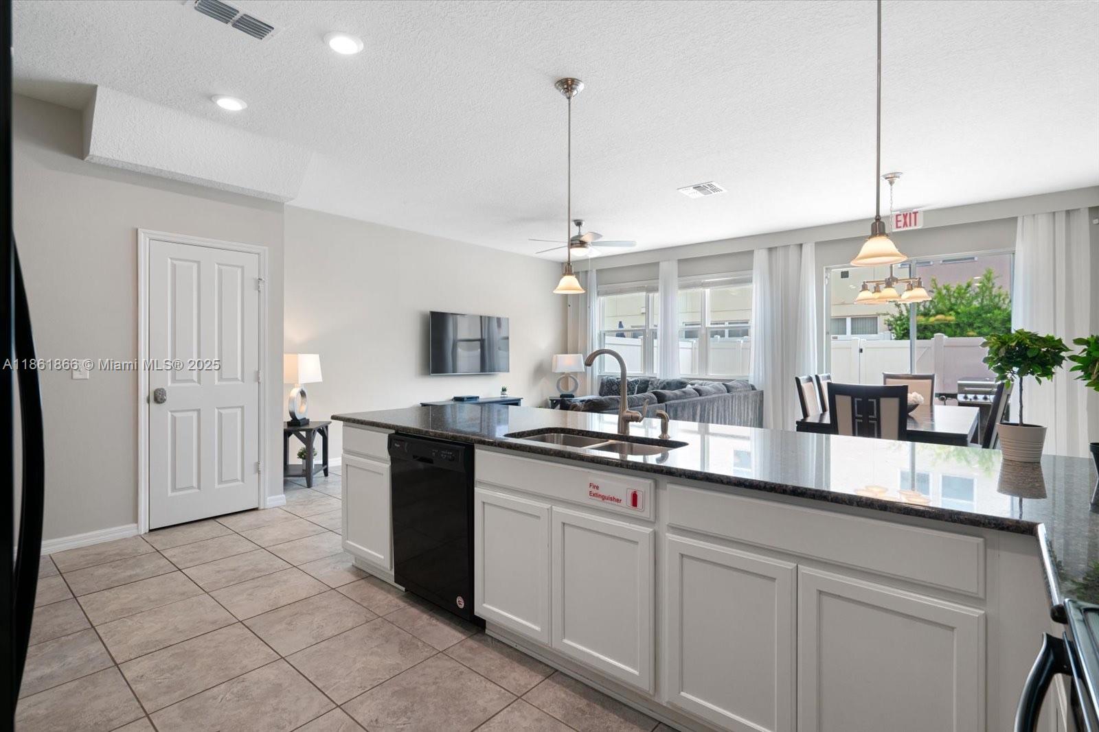 COMPASS BAY UN 4 - Residential