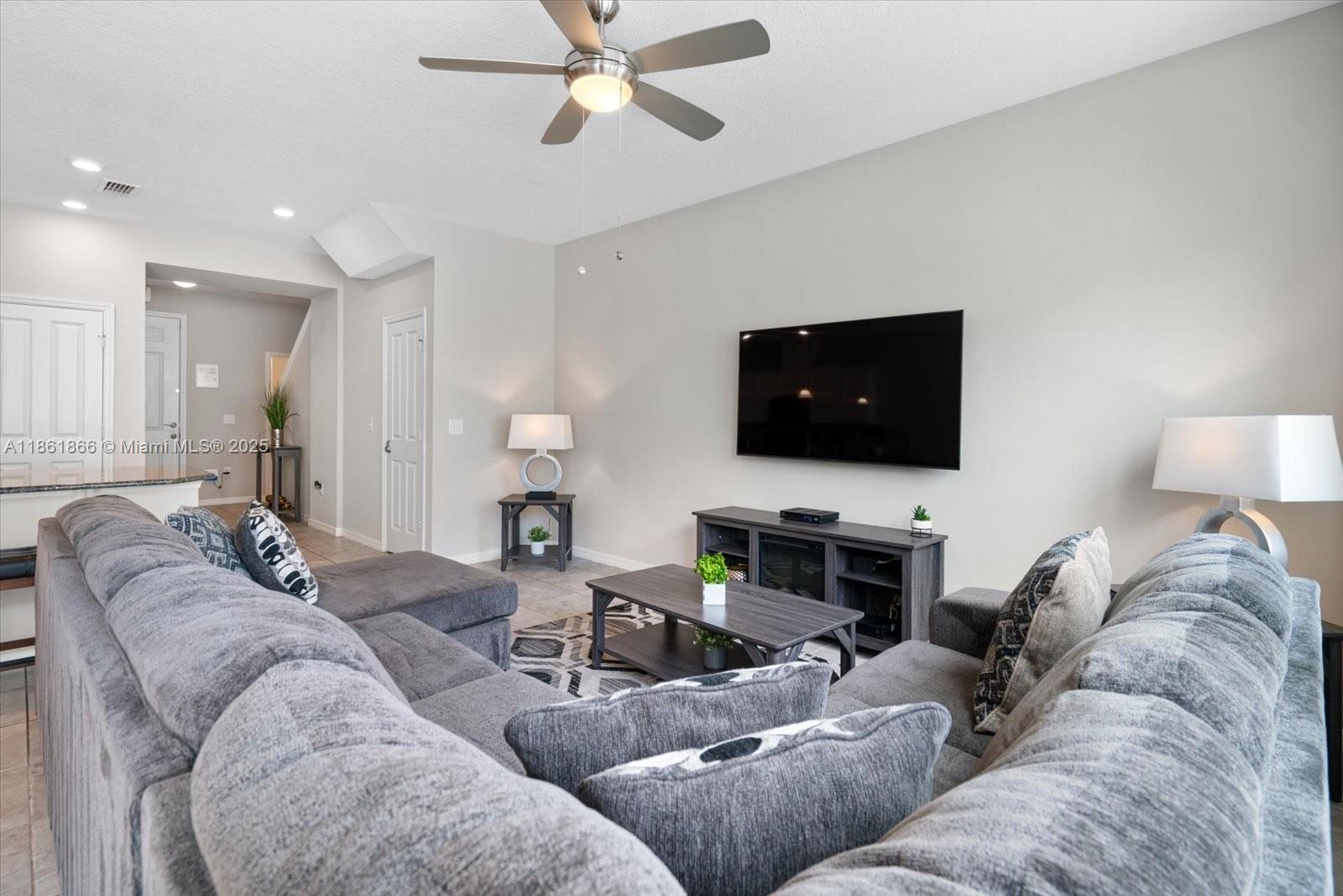 COMPASS BAY UN 4 - Residential