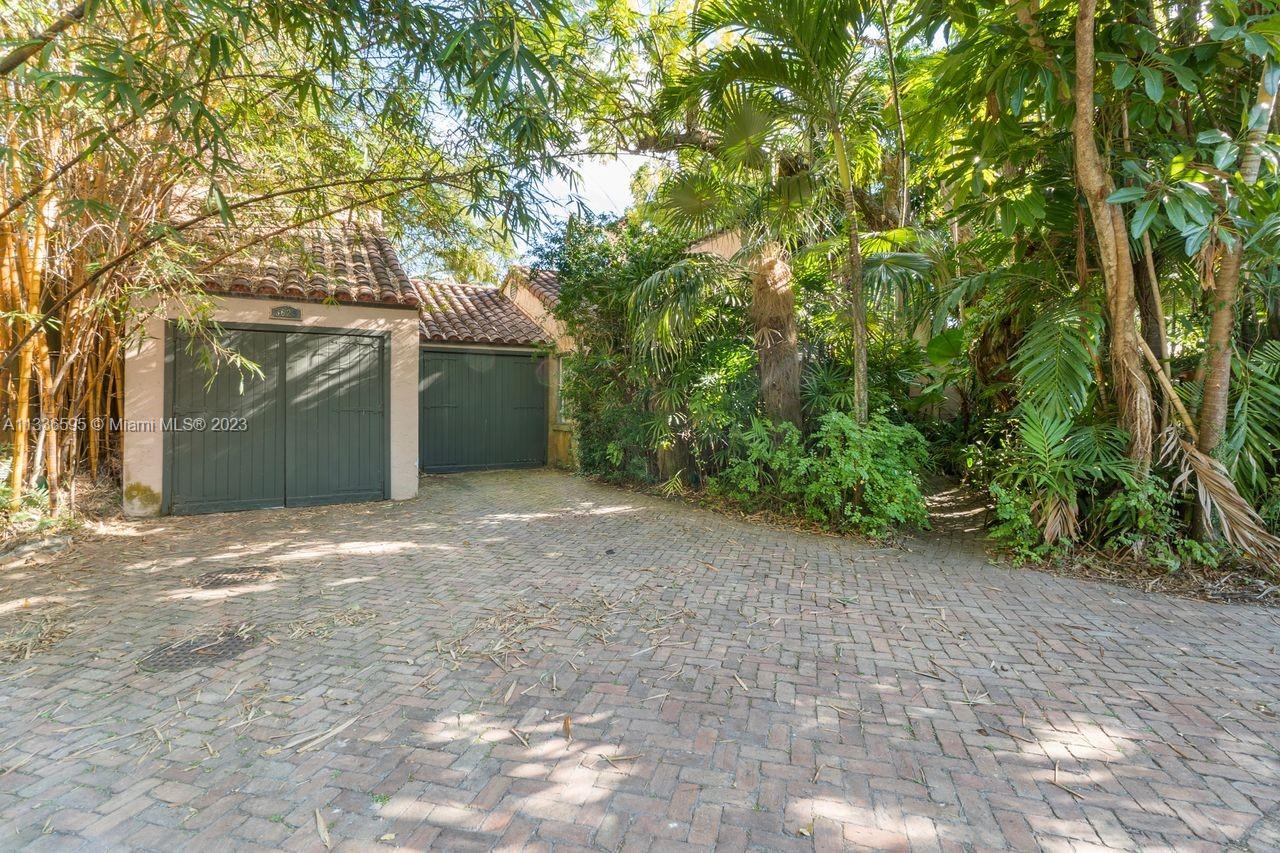 BAY HOMES SUB DB 338-23 - Residential