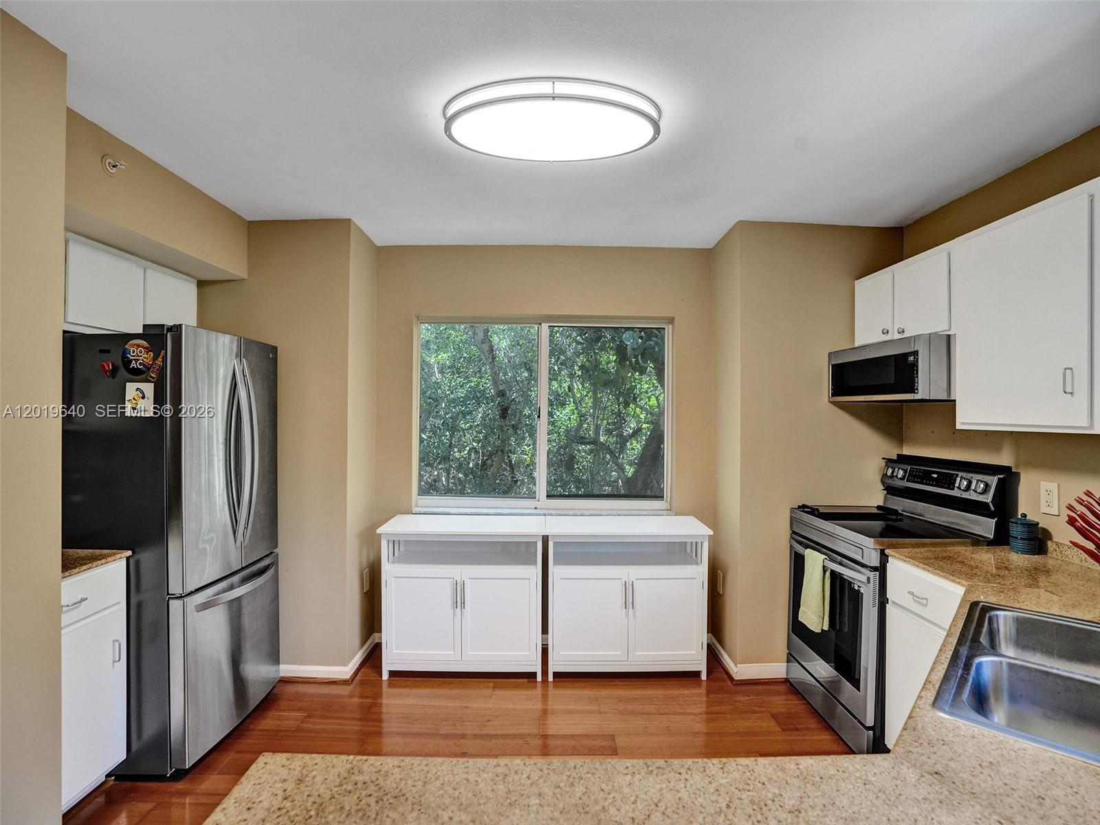 HYPOLUXOS MARINERS CAY - Residential