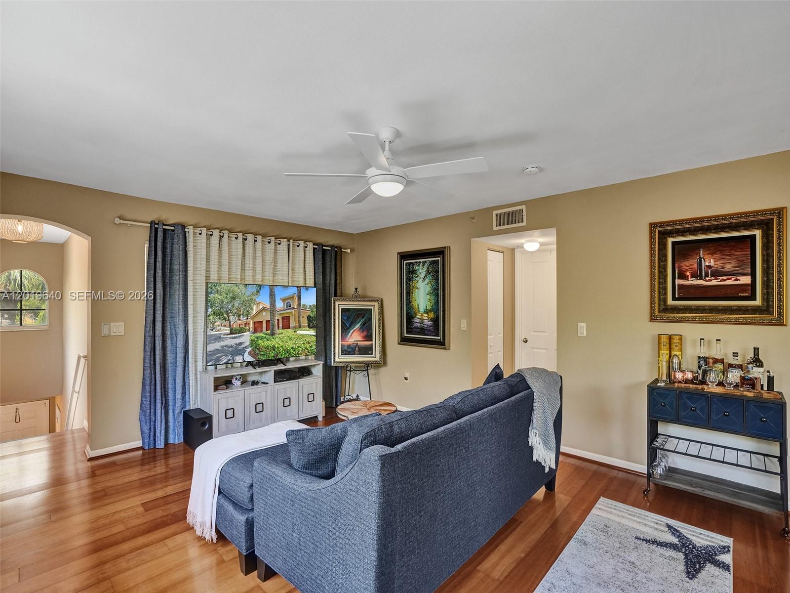 HYPOLUXOS MARINERS CAY - Residential