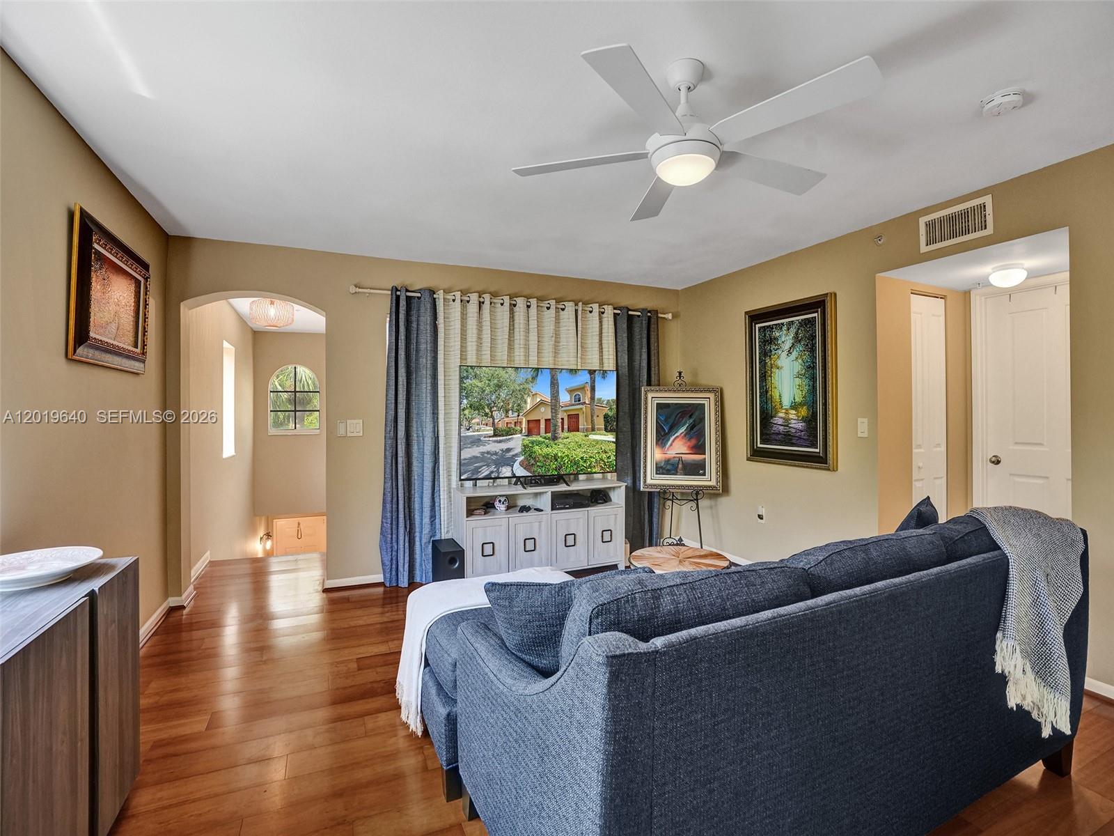 HYPOLUXOS MARINERS CAY - Residential