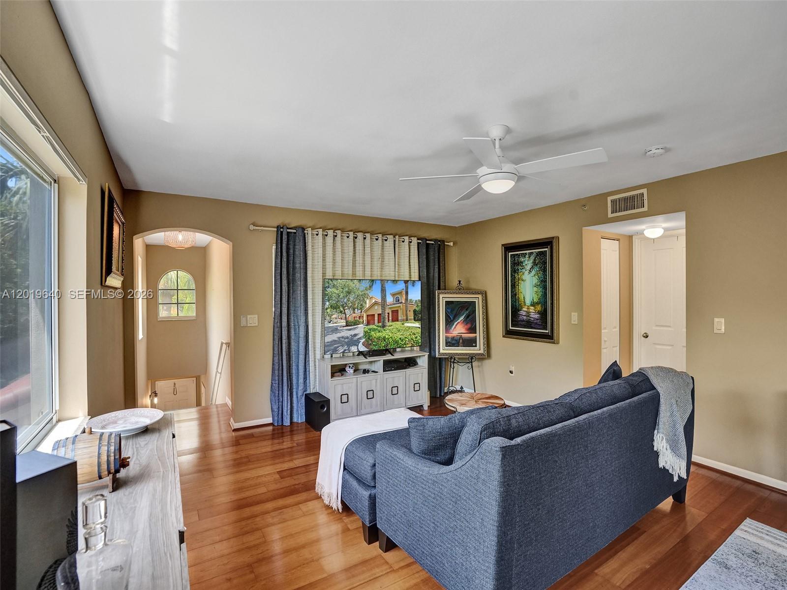 HYPOLUXOS MARINERS CAY - Residential