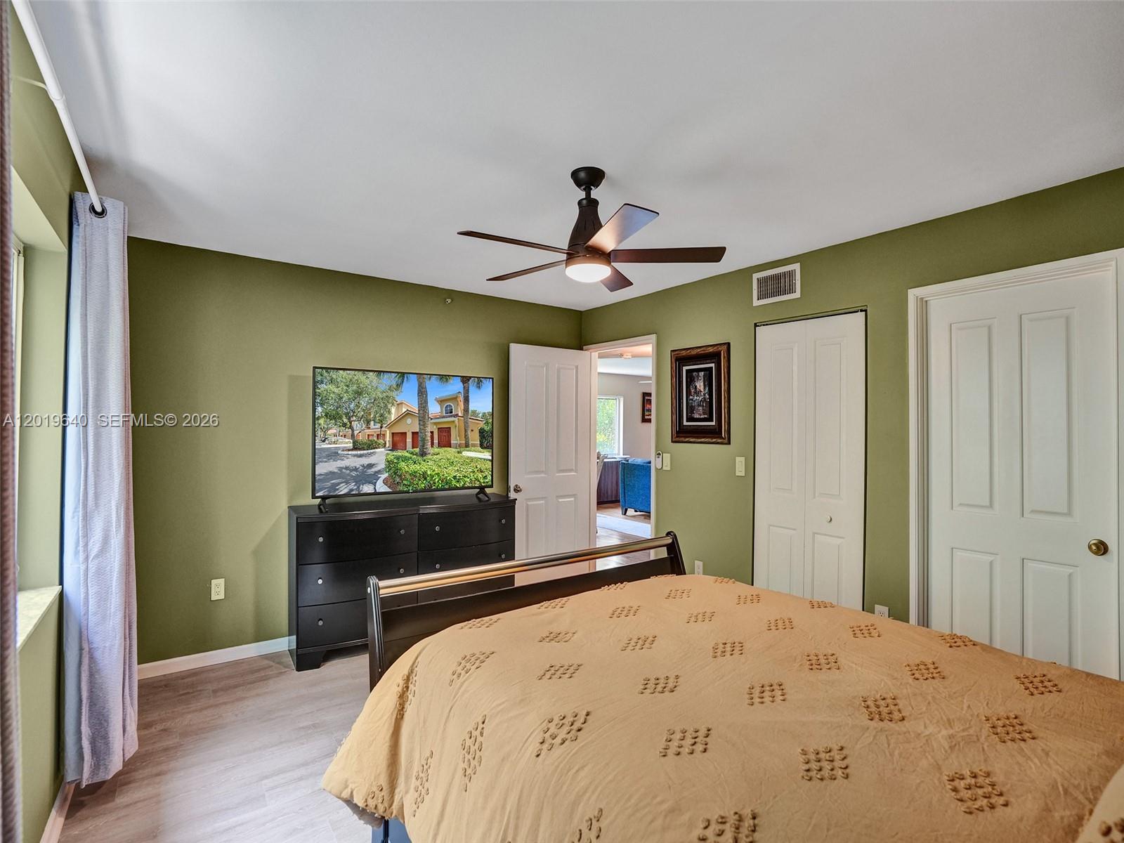 HYPOLUXOS MARINERS CAY - Residential
