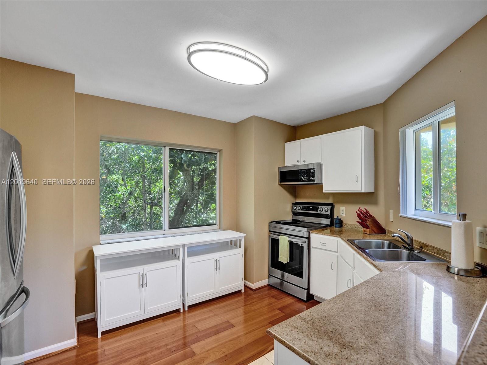 HYPOLUXOS MARINERS CAY - Residential