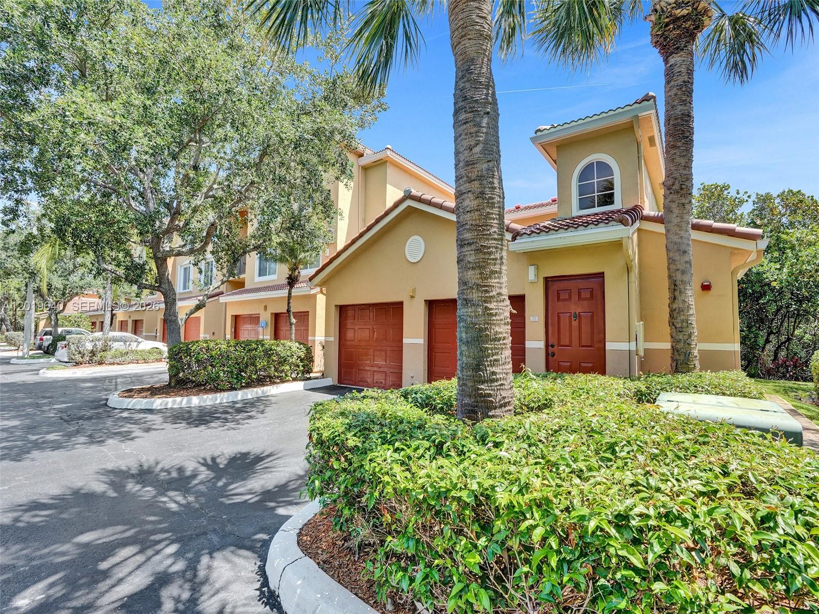 HYPOLUXOS MARINERS CAY - Residential