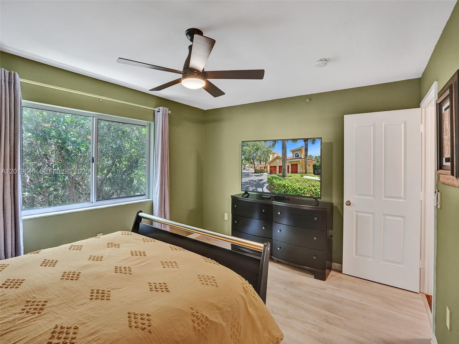 HYPOLUXOS MARINERS CAY - Residential