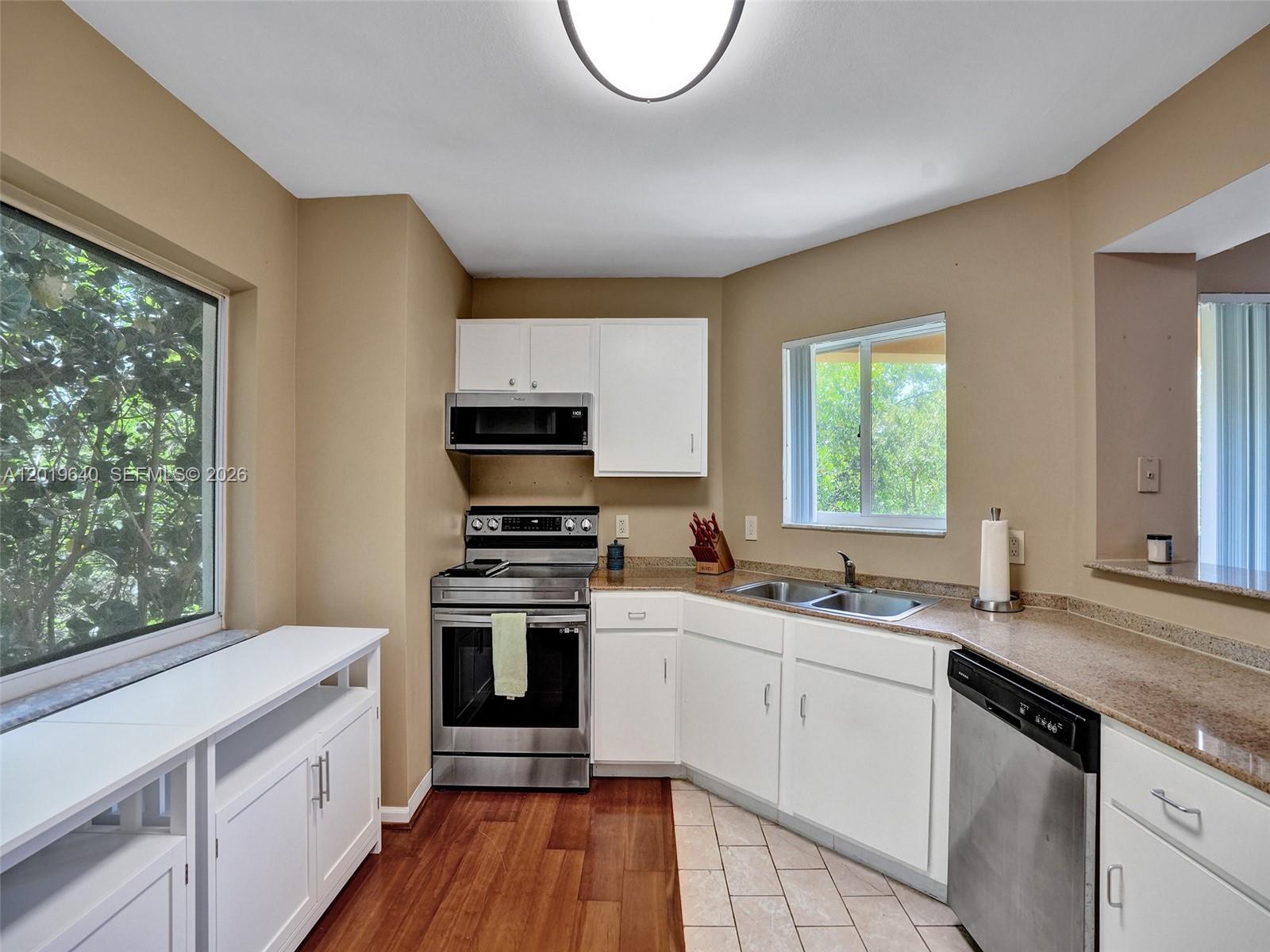 HYPOLUXOS MARINERS CAY - Residential