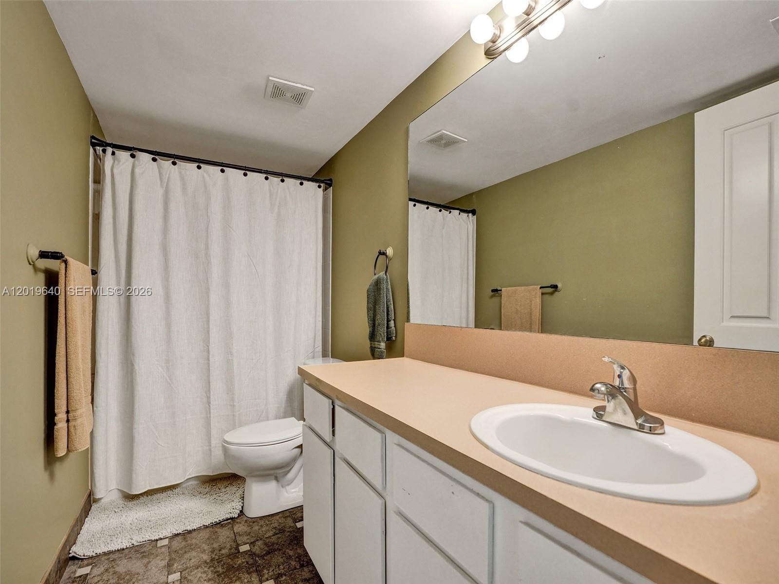 HYPOLUXOS MARINERS CAY - Residential