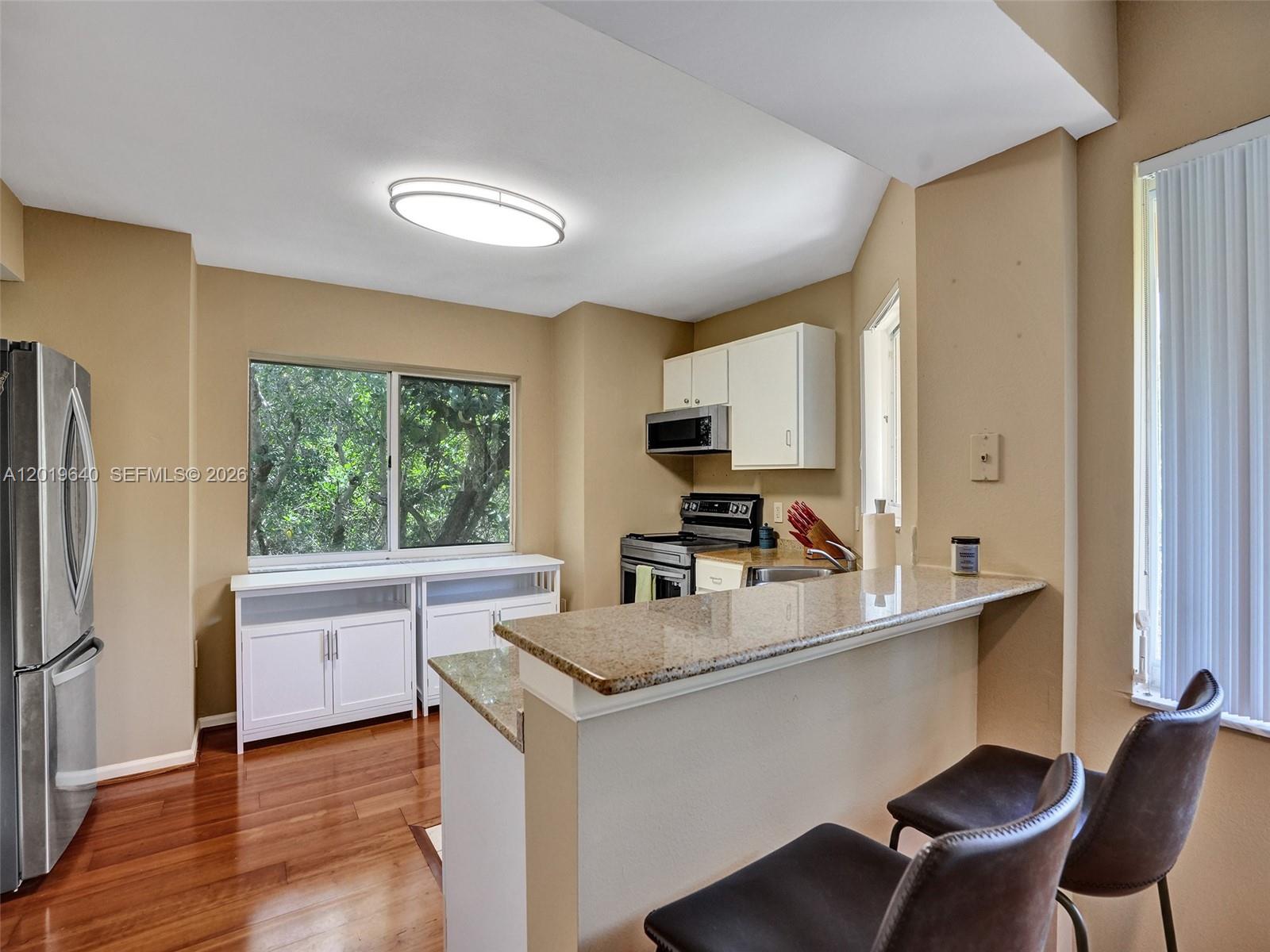 HYPOLUXOS MARINERS CAY - Residential
