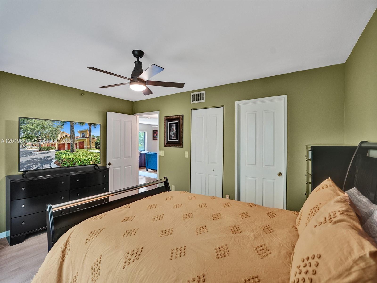 HYPOLUXOS MARINERS CAY - Residential