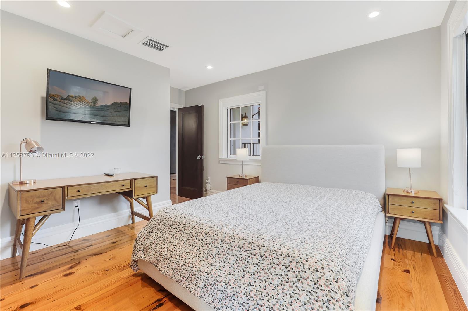 CORAL GABLES SEC E - Residential