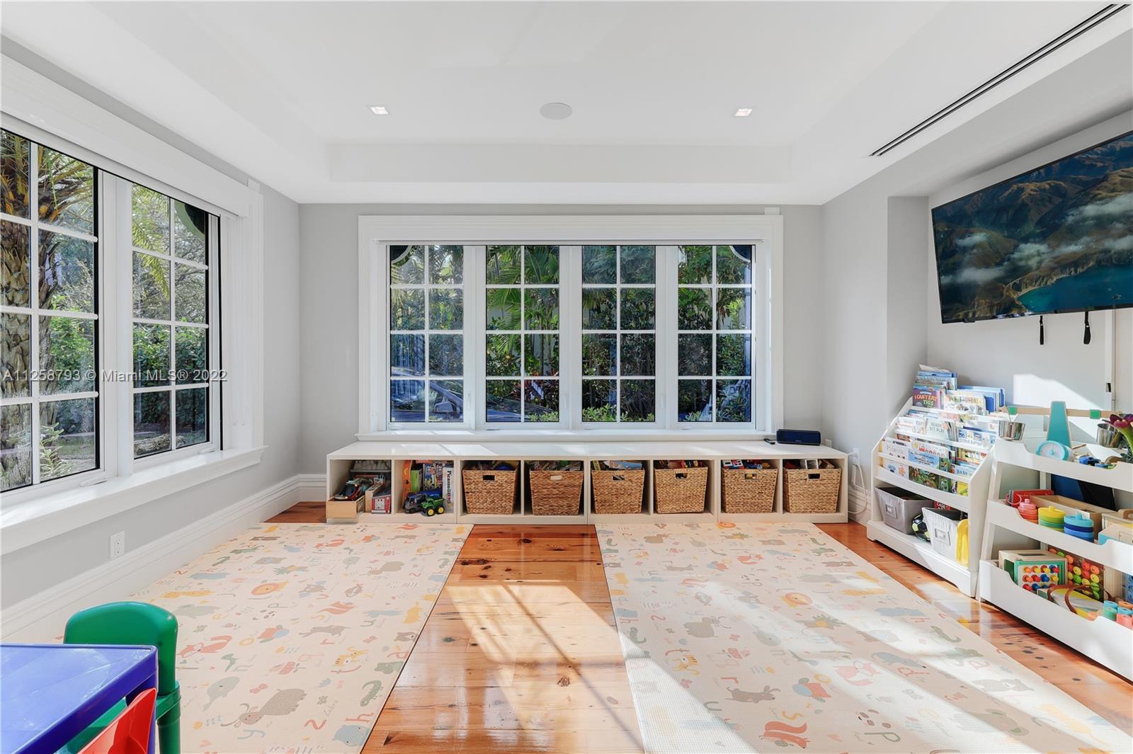 CORAL GABLES SEC E - Residential