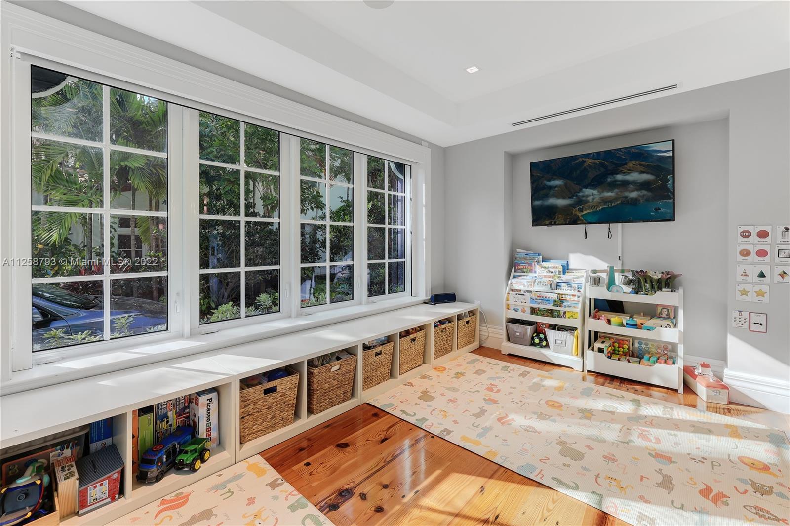 CORAL GABLES SEC E - Residential